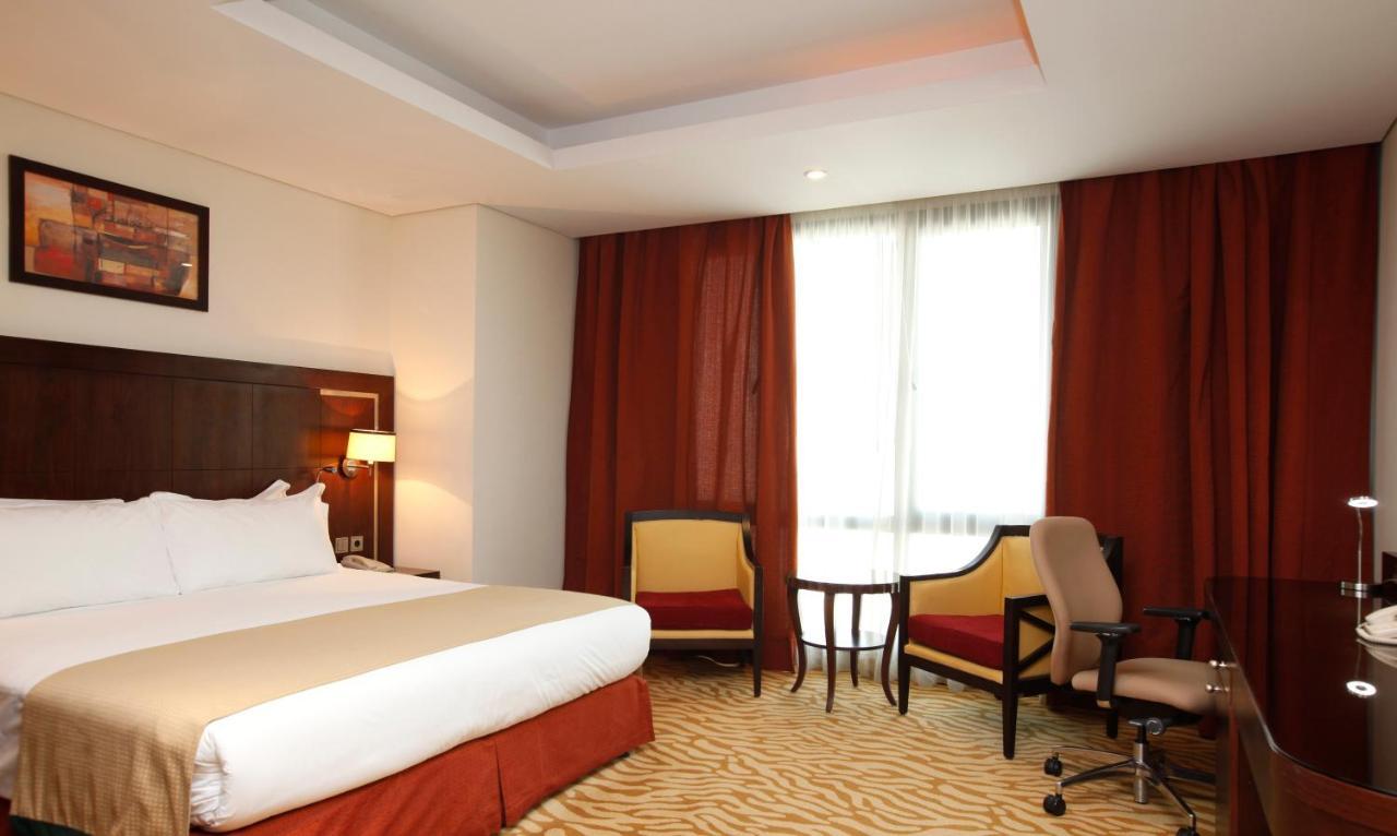 Holiday Inn Olaya By Ihg Riad Exterior foto