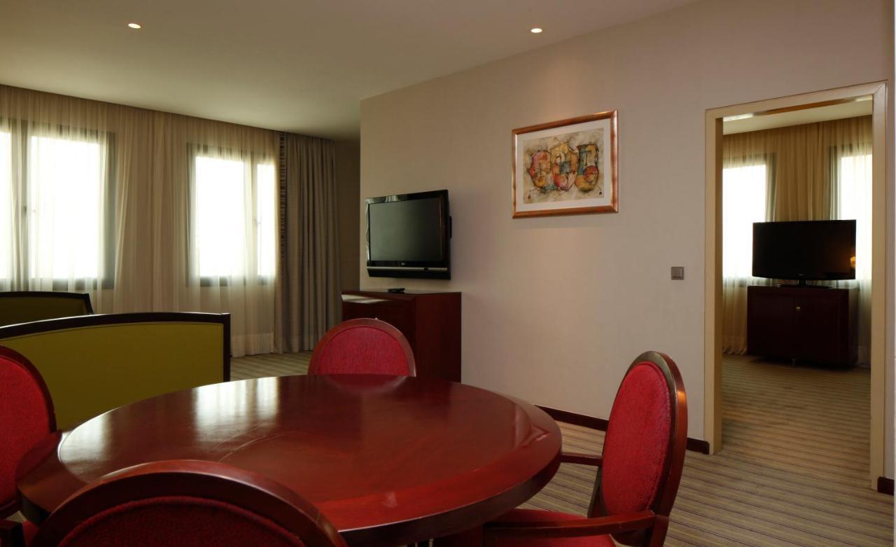 Holiday Inn Olaya By Ihg Riad Exterior foto