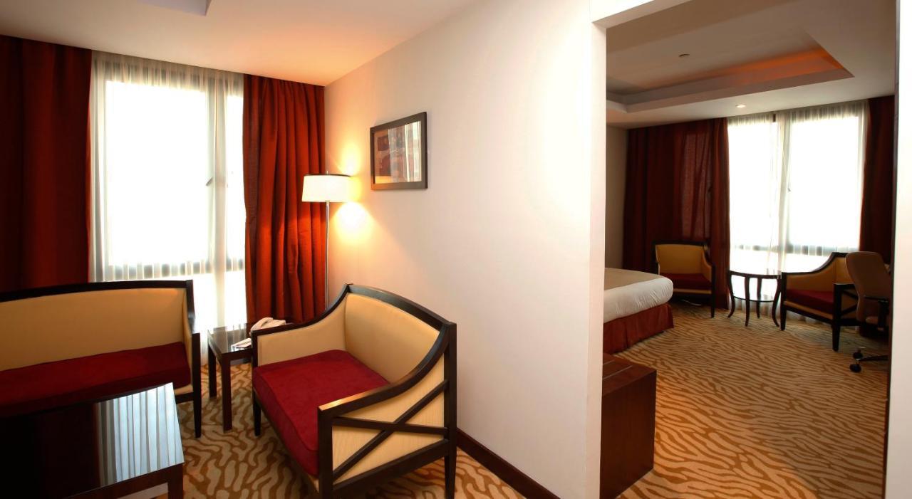 Holiday Inn Olaya By Ihg Riad Exterior foto