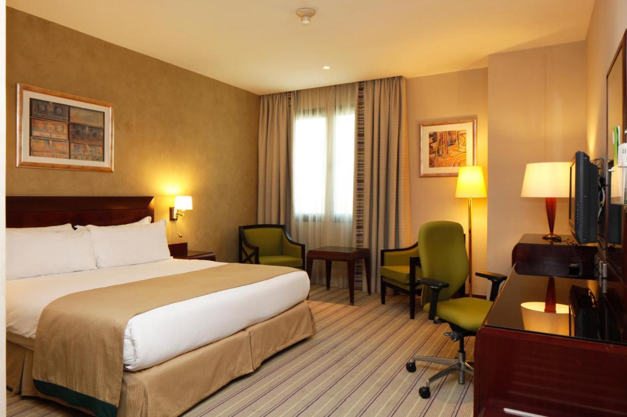 Holiday Inn Olaya By Ihg Riad Exterior foto