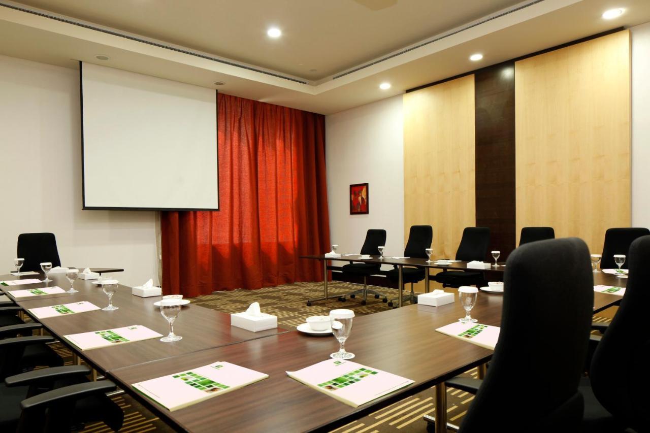 Holiday Inn Olaya By Ihg Riad Exterior foto